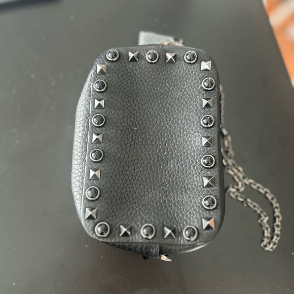 Valentino Garavani Rockstud mini camera bag - Picture 2 of 5